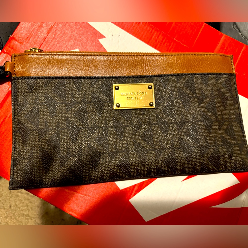 Michael Kors Wristlet Purse